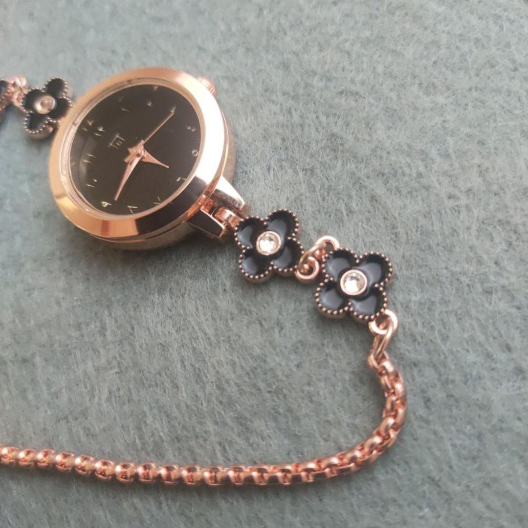 Clover RoseGold Arabic Bracelet Watch